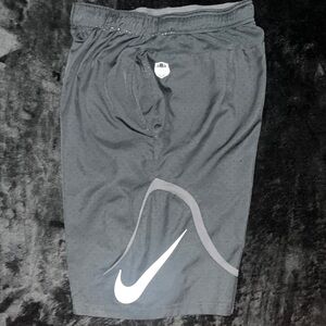 Medium Nike The Opening shorts